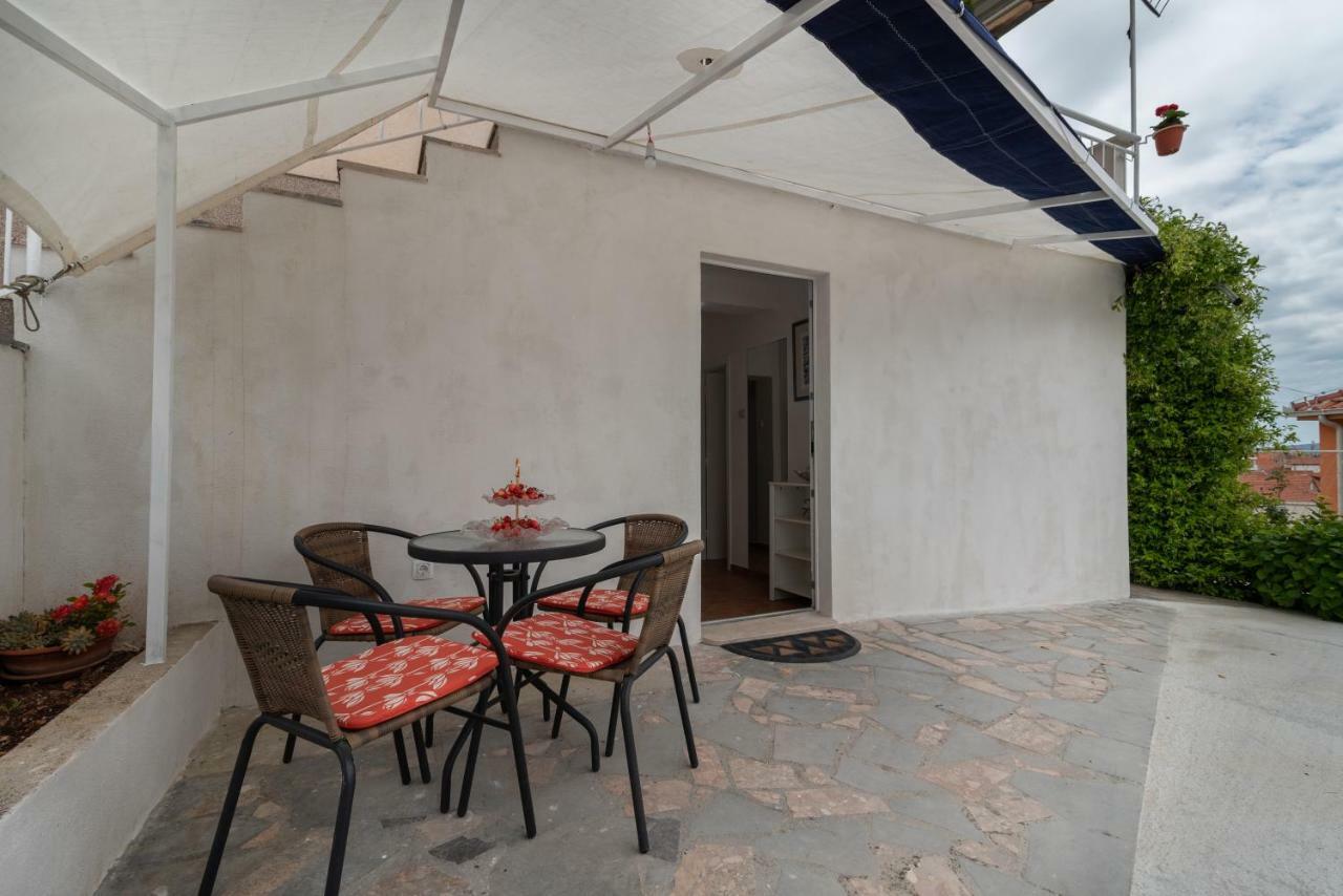 Apartment Dinka Trogir Exterior photo