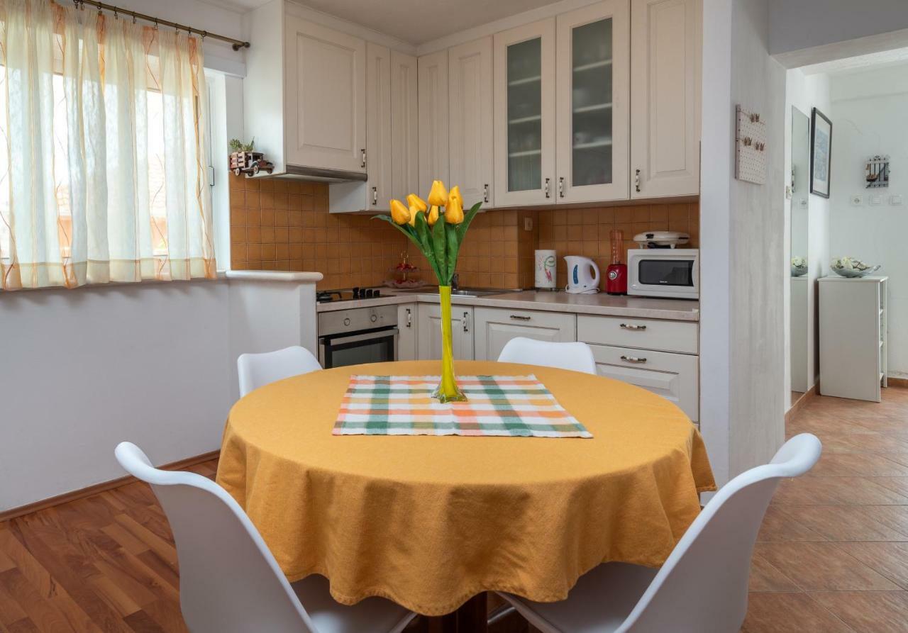 Apartment Dinka Trogir Exterior photo